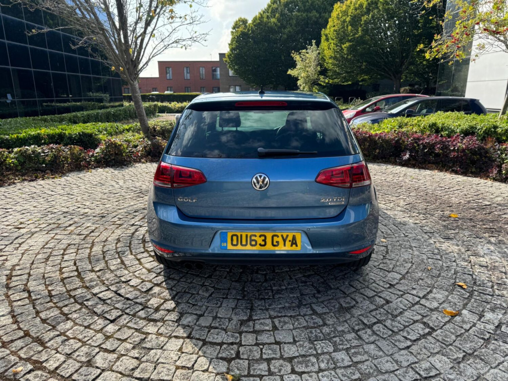 VOLKSWAGEN GOLF