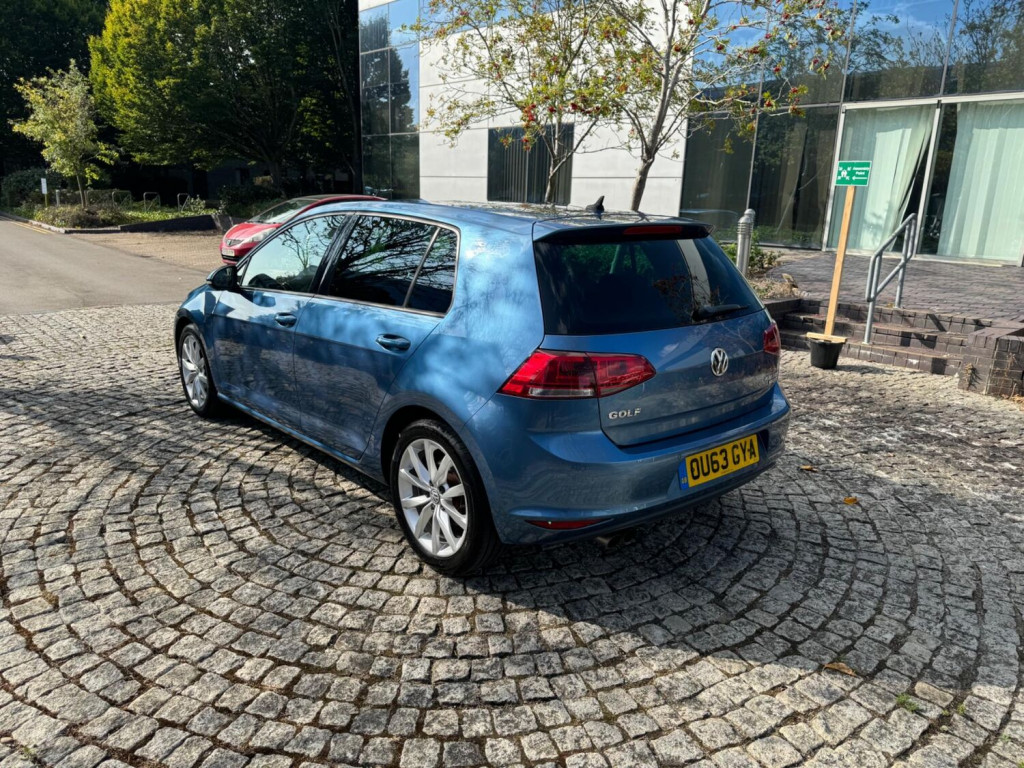 VOLKSWAGEN GOLF