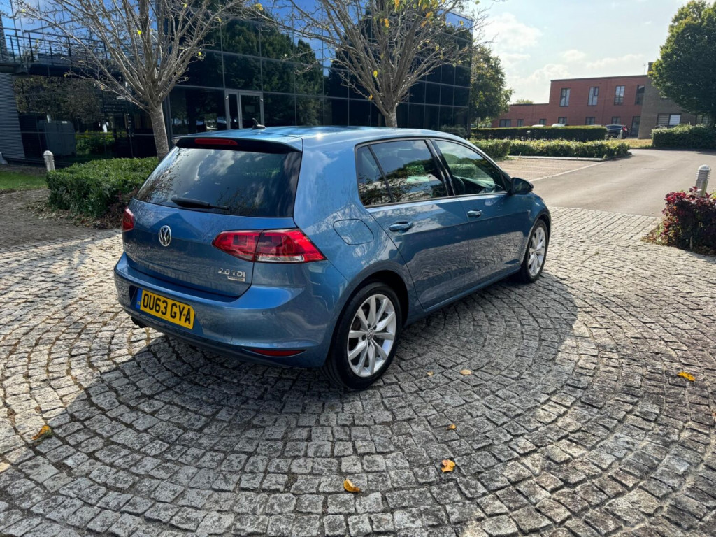 VOLKSWAGEN GOLF