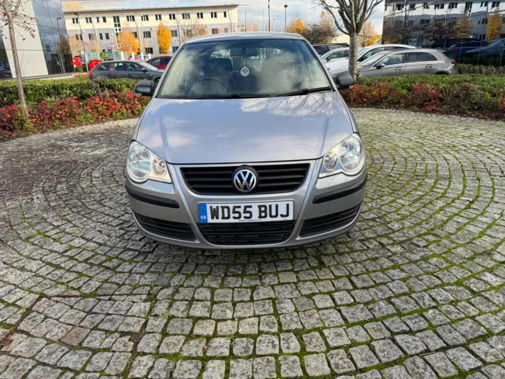 VOLKSWAGEN POLO