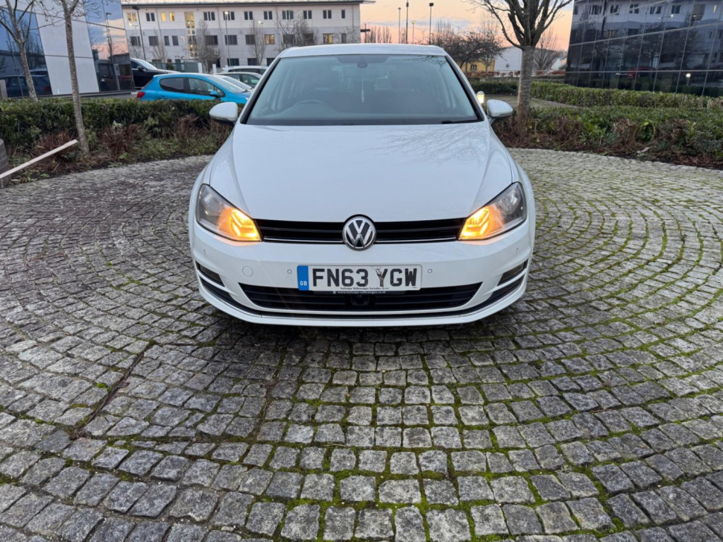 VOLKSWAGEN GOLF