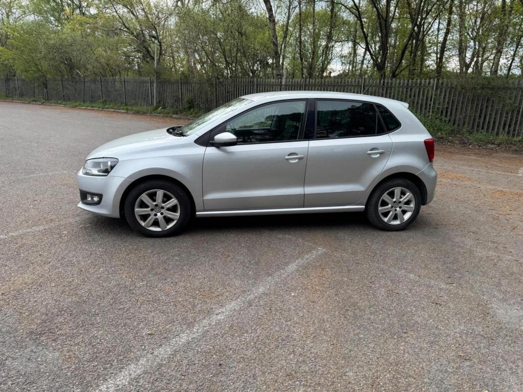 VOLKSWAGEN POLO