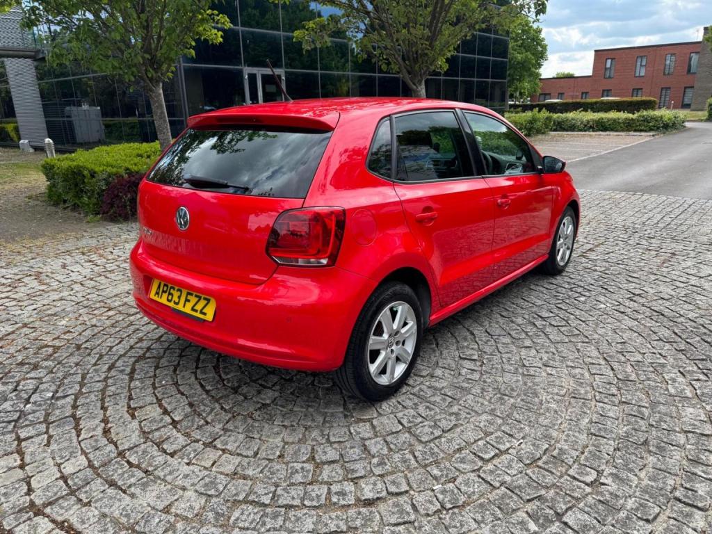 VOLKSWAGEN POLO