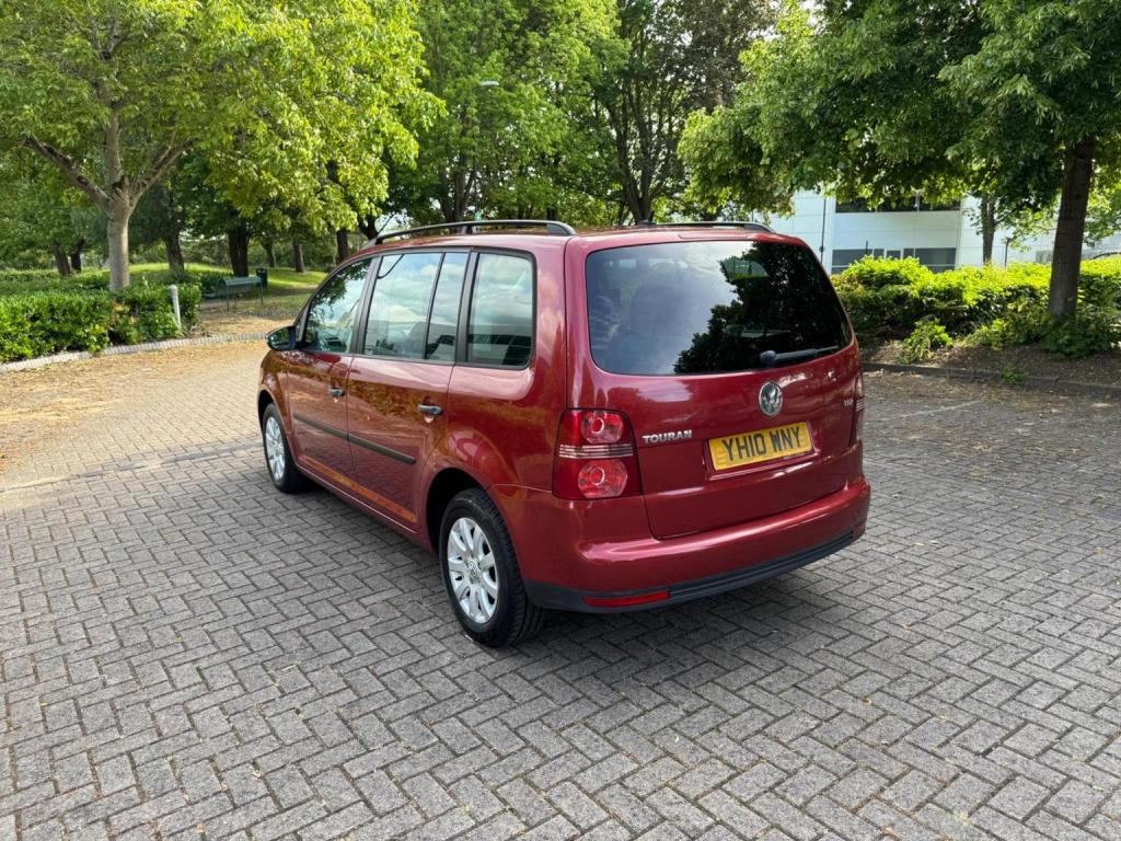VOLKSWAGEN TOURAN