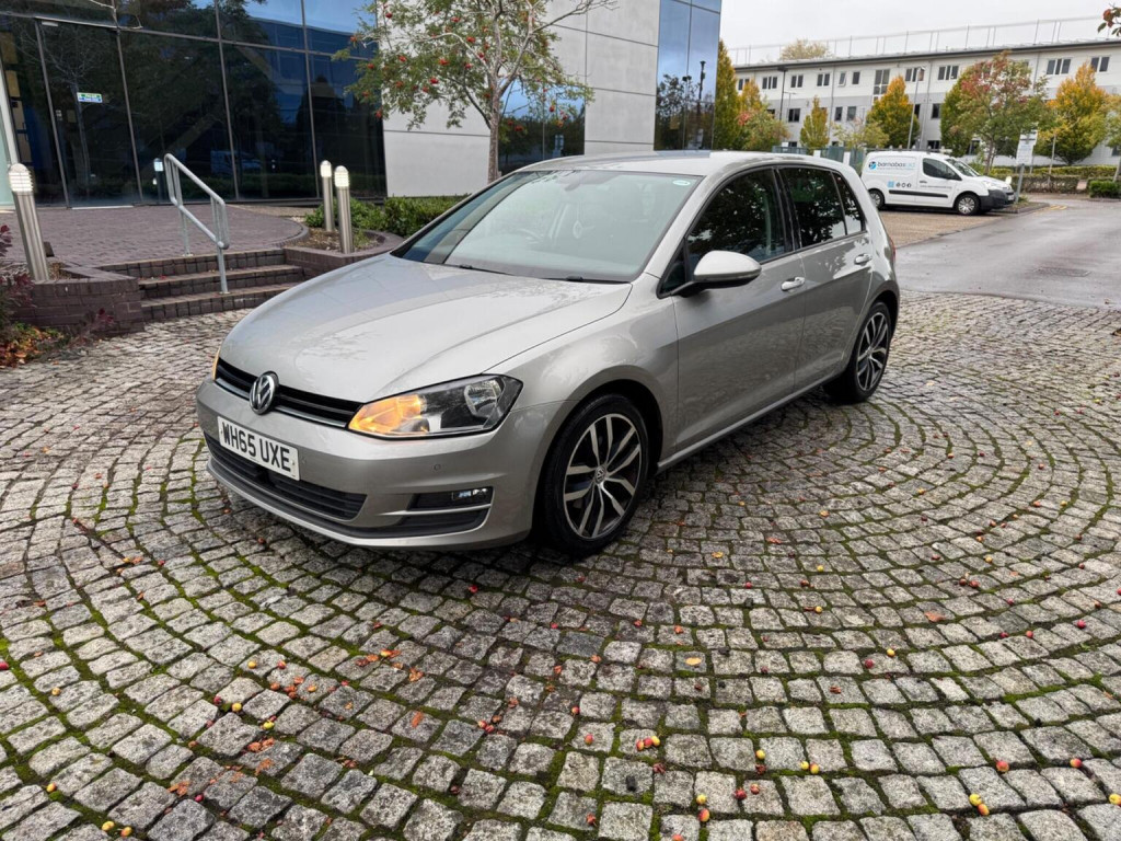 VOLKSWAGEN GOLF