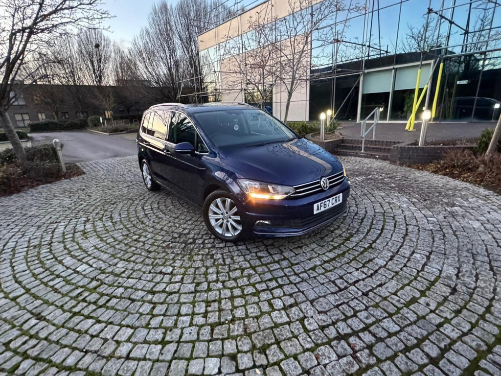 VOLKSWAGEN TOURAN