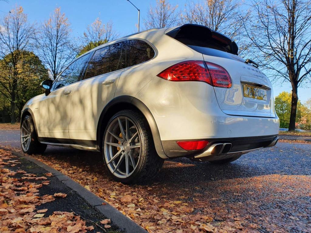 PORSCHE CAYENNE