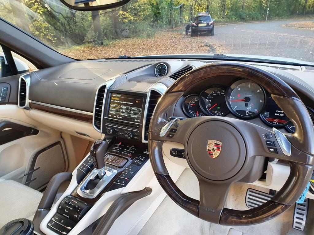 PORSCHE CAYENNE
