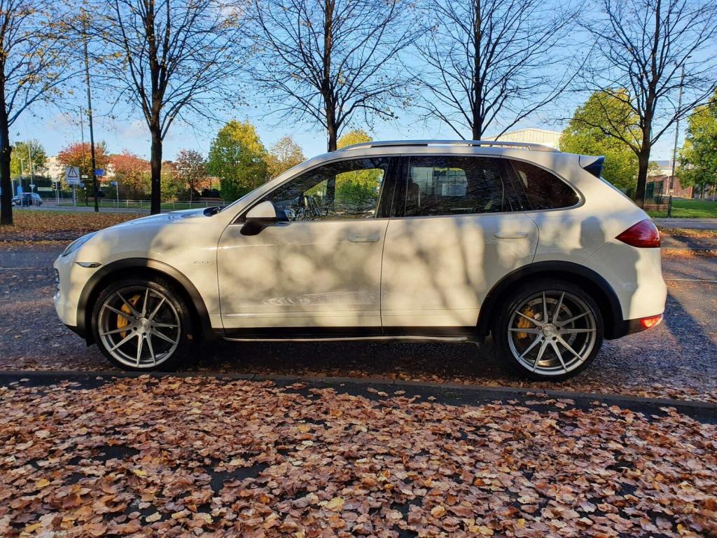 PORSCHE CAYENNE
