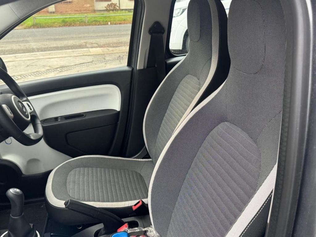 RENAULT TWINGO