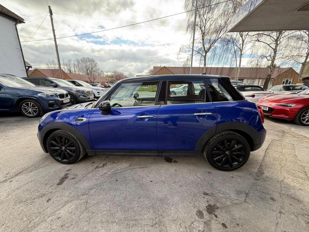 MINI HATCH