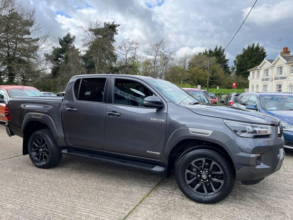TOYOTA HILUX 2.8 D-4D Invincible X Auto 4WD Euro 6 (s/s) 4dr (2021/21)