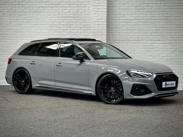 AUDI RS4