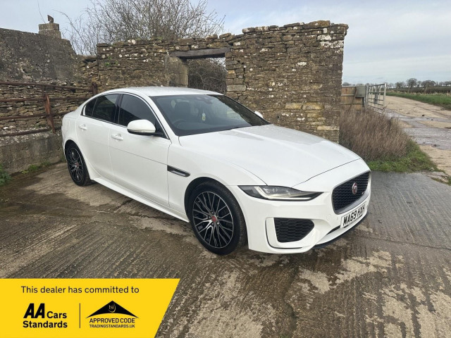 JAGUAR XE
