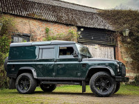 LAND ROVER DEFENDER 110