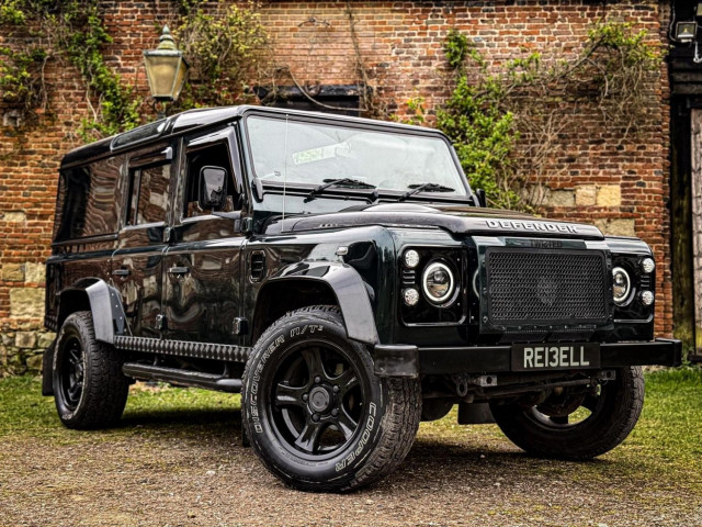 LAND ROVER DEFENDER 110