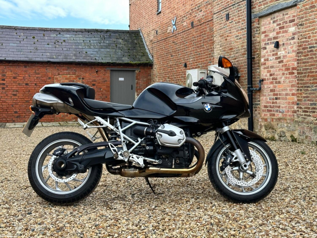 BMW R1200S