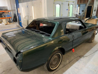 FORD MUSTANG