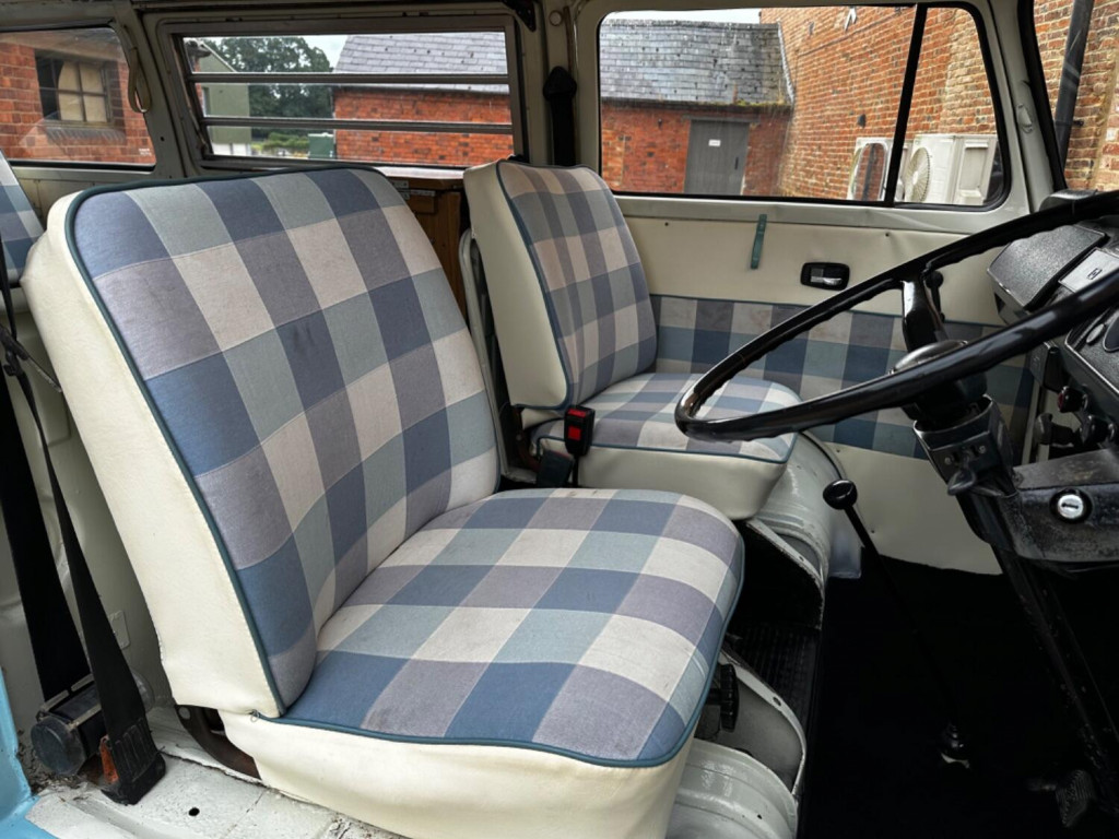 VOLKSWAGEN CAMPERVAN