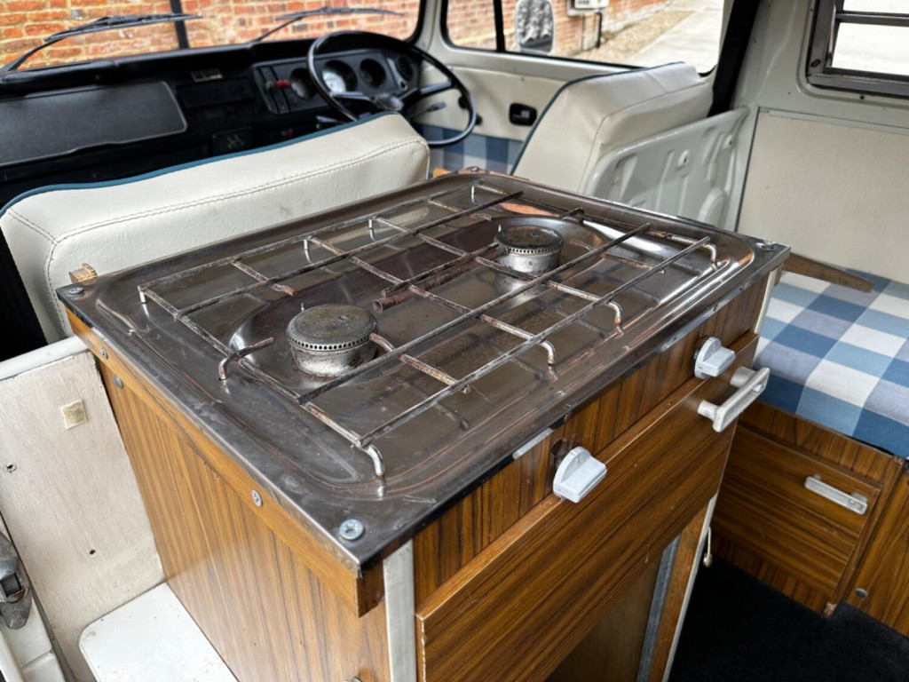 VOLKSWAGEN CAMPERVAN