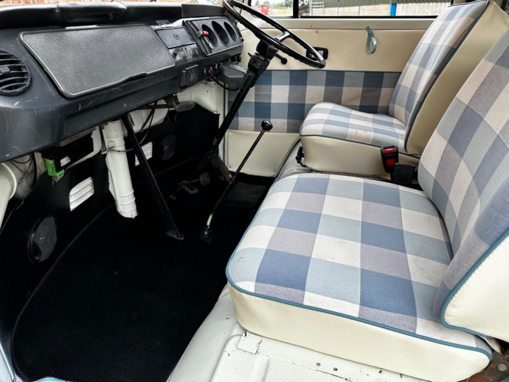 VOLKSWAGEN CAMPERVAN