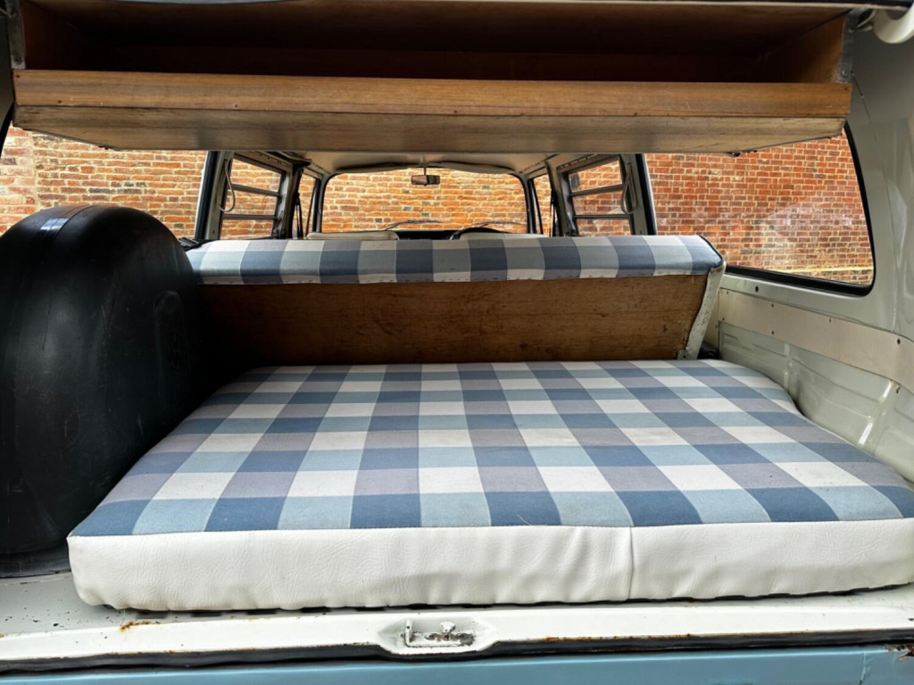 VOLKSWAGEN CAMPERVAN