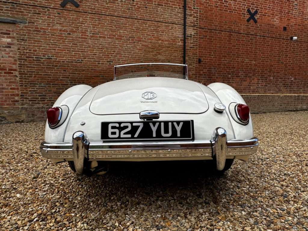 MG MGA