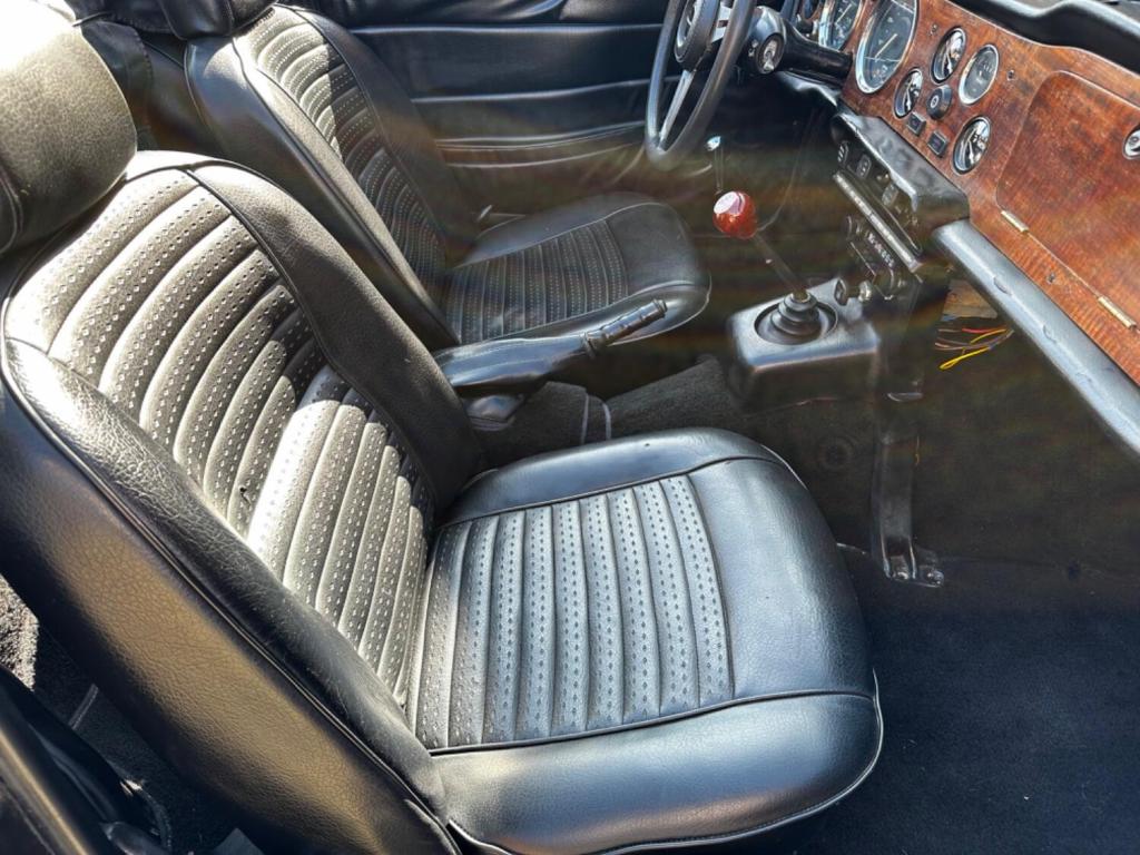 TRIUMPH TR6