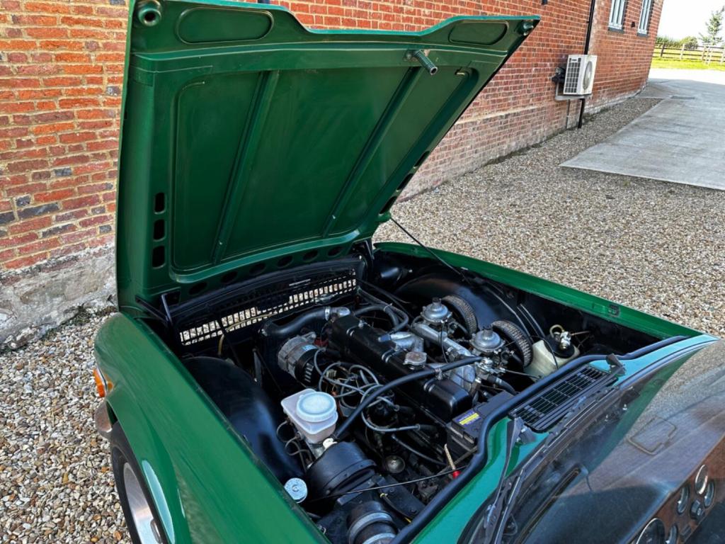 TRIUMPH TR6