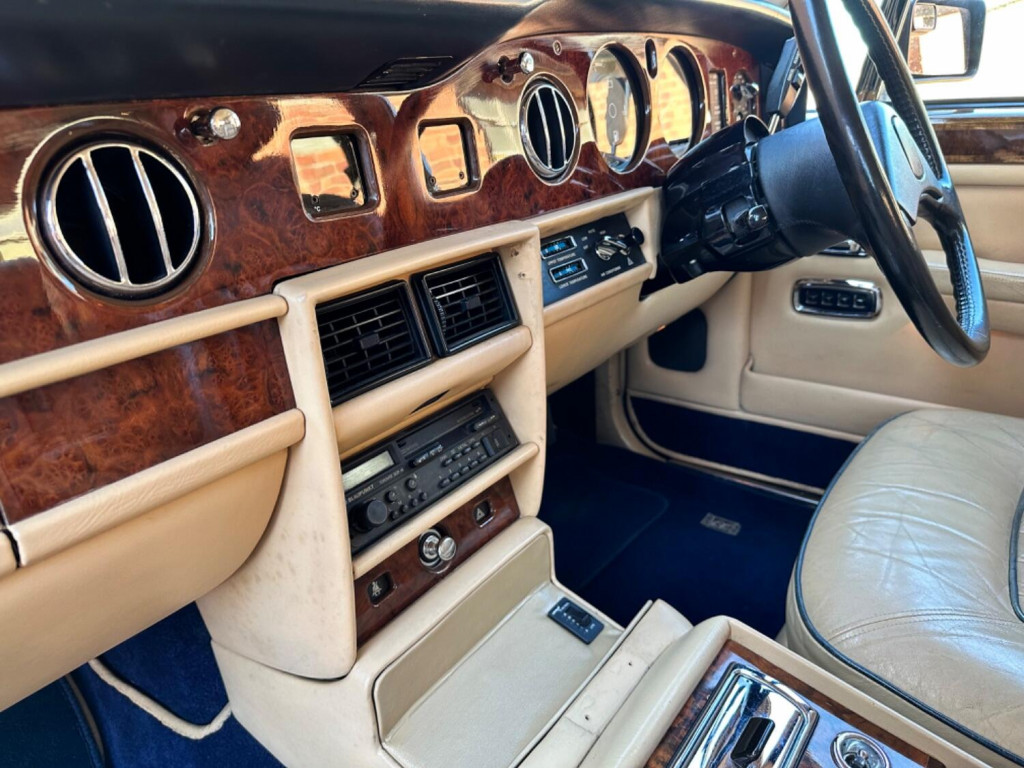 ROLLS-ROYCE SILVER SPIRIT