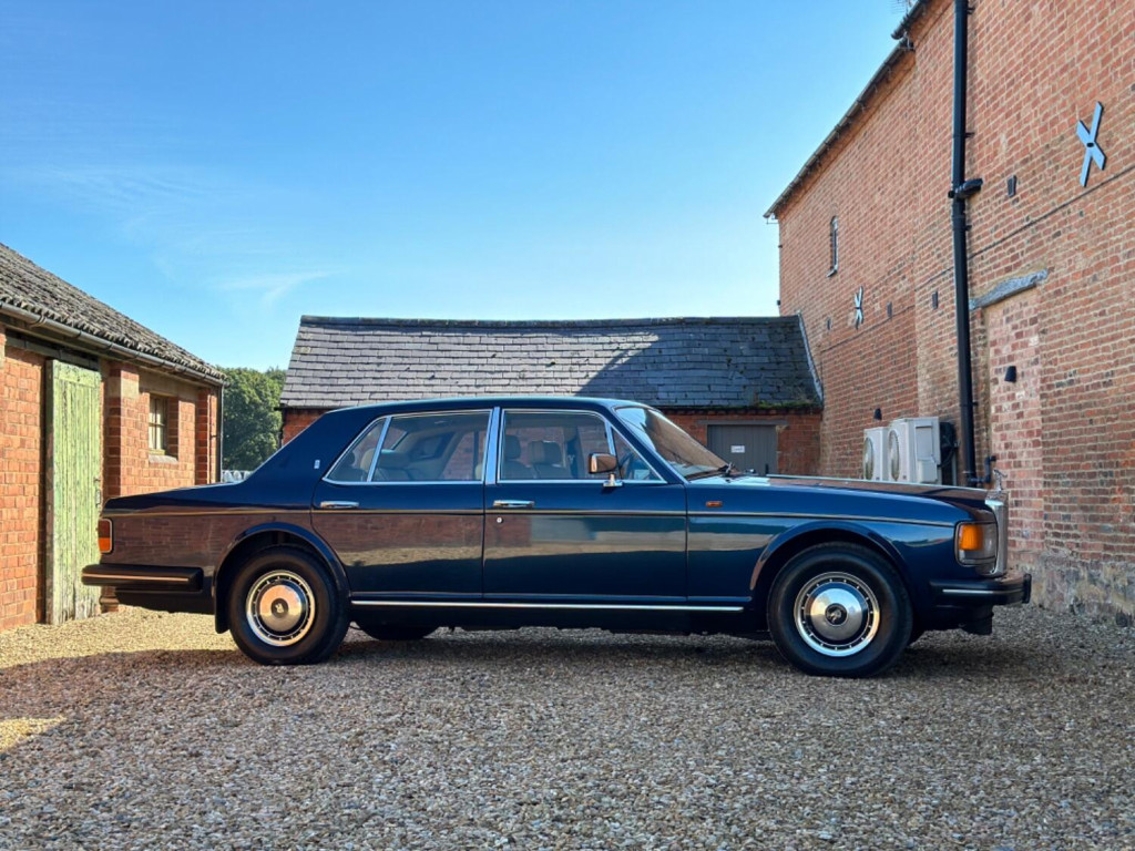 ROLLS-ROYCE SILVER SPIRIT