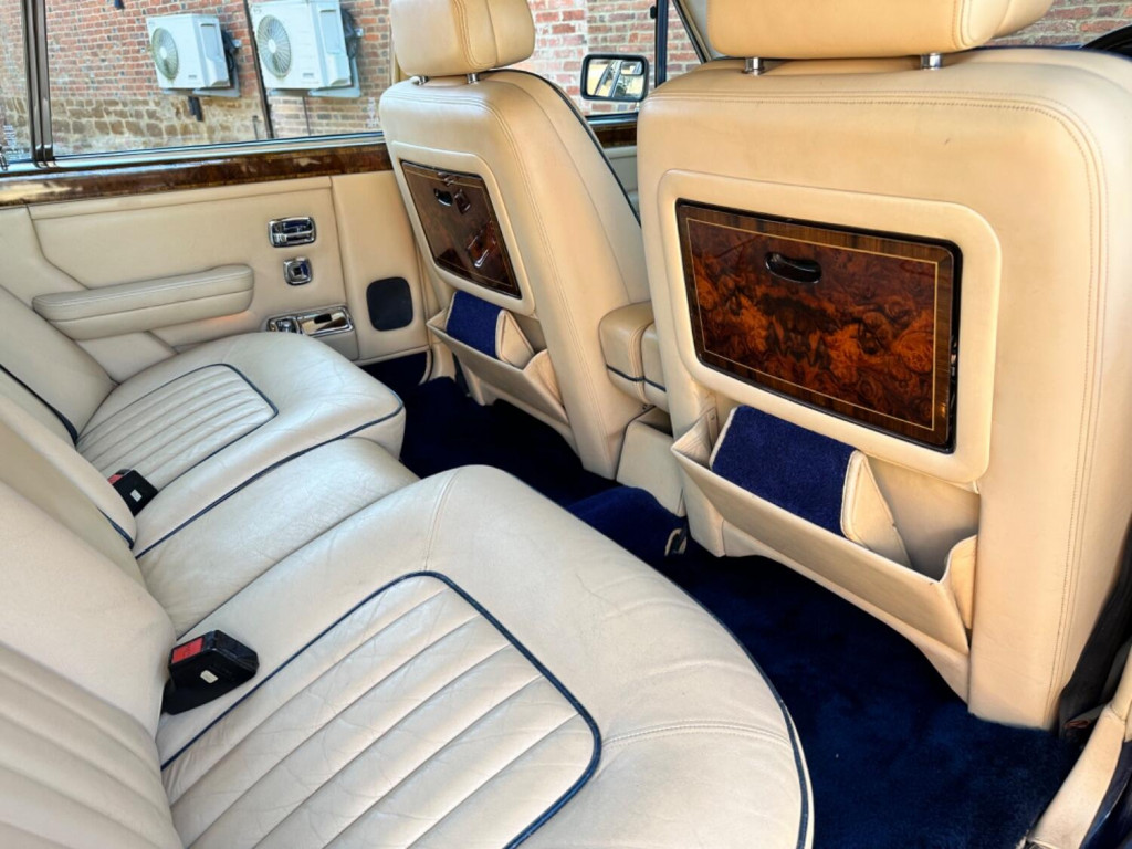 ROLLS-ROYCE SILVER SPIRIT