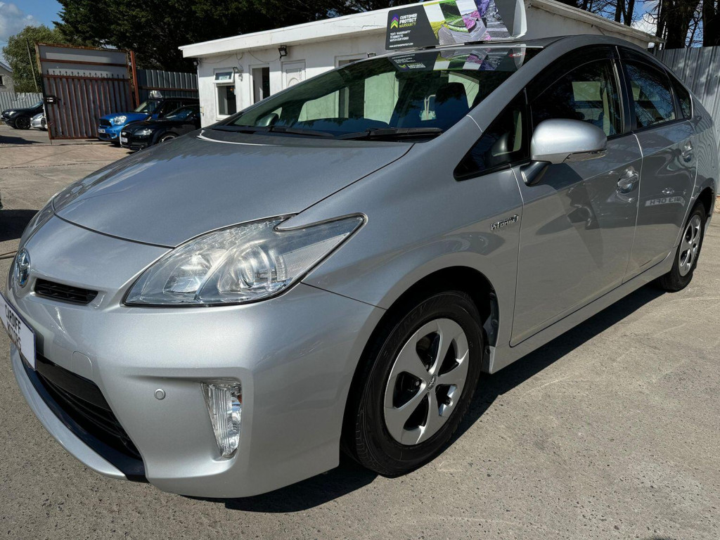 TOYOTA PRIUS