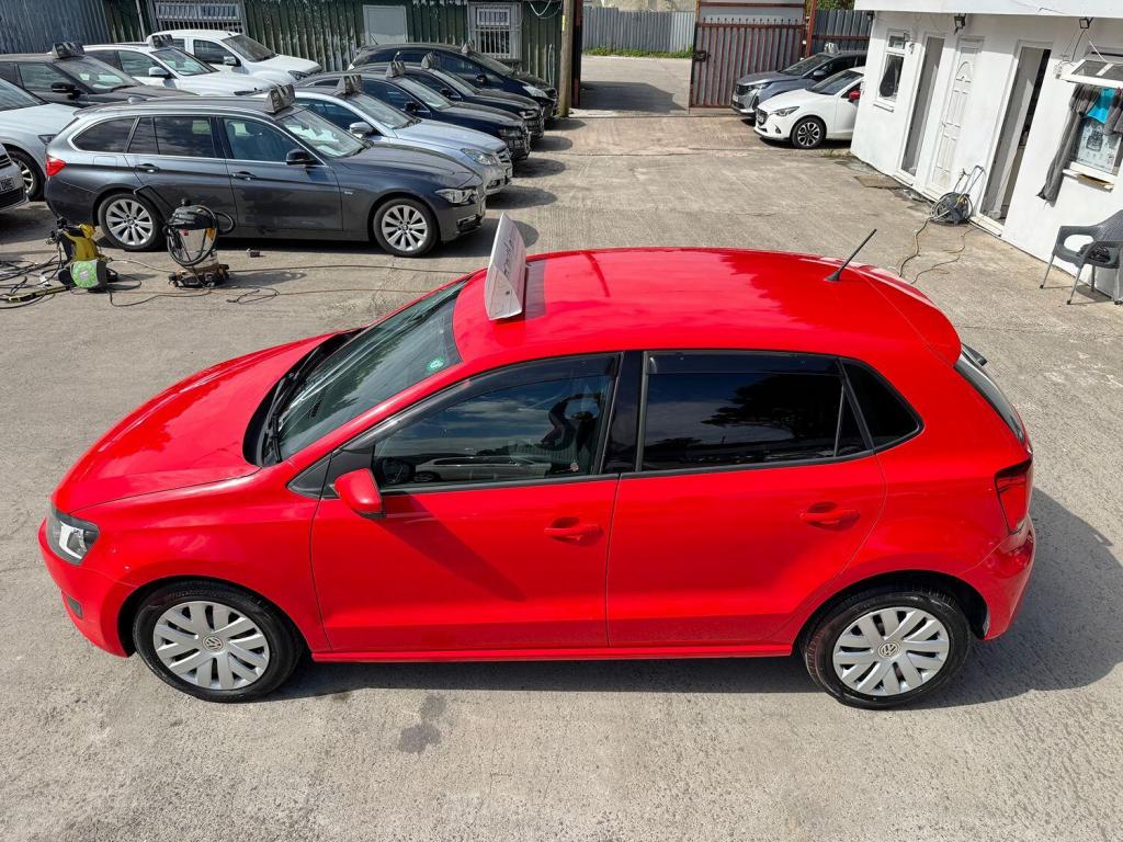 VOLKSWAGEN POLO