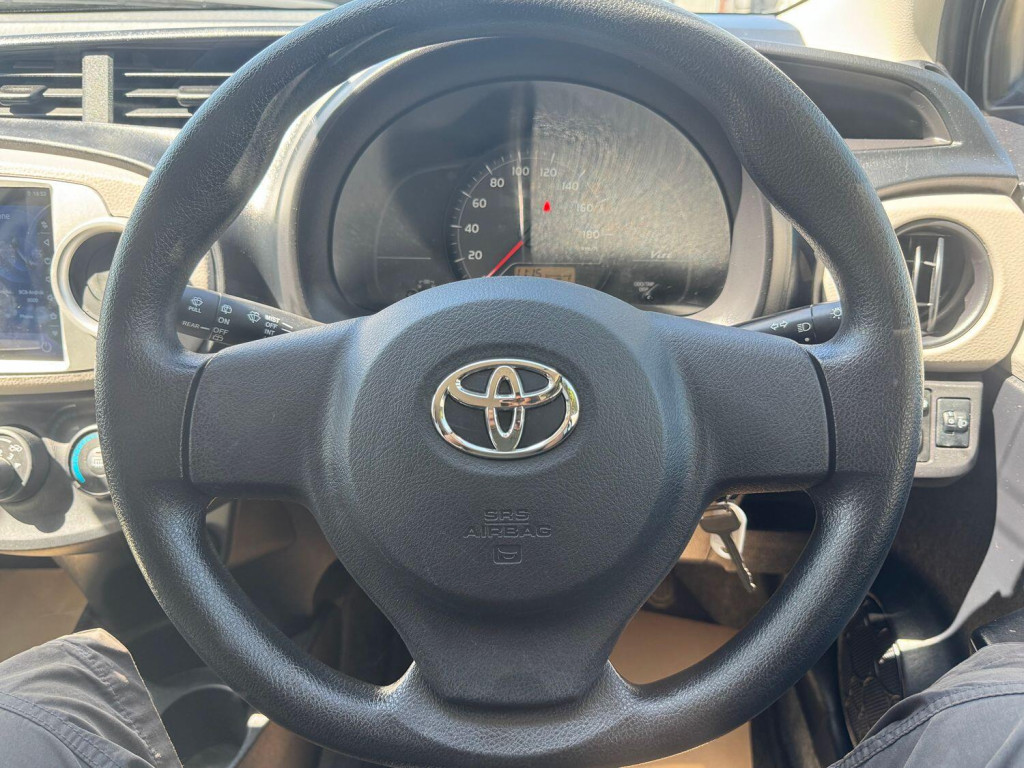 TOYOTA VITZ