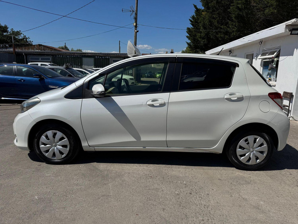 TOYOTA VITZ