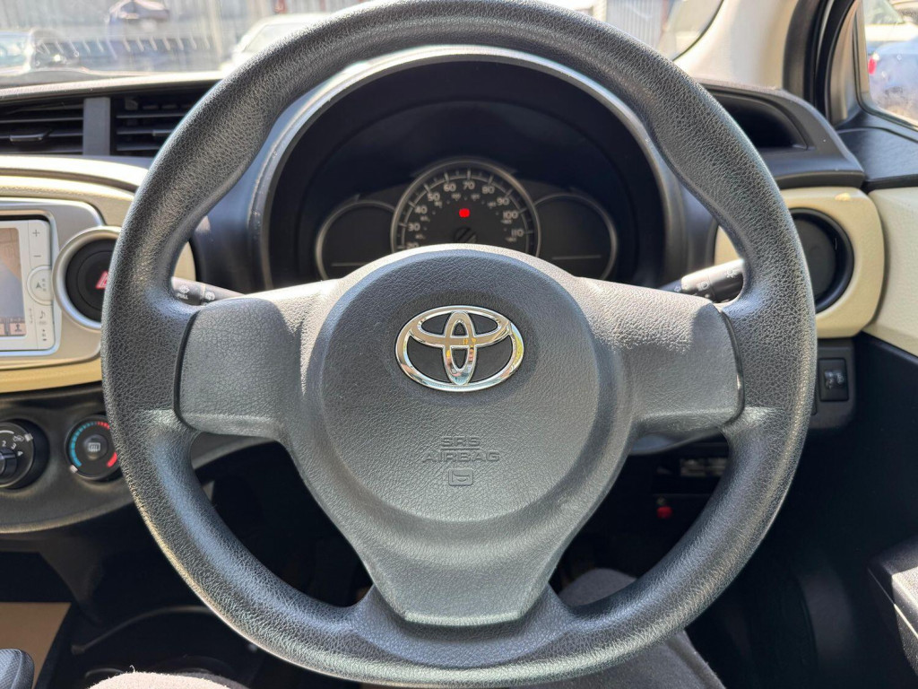 TOYOTA VITZ