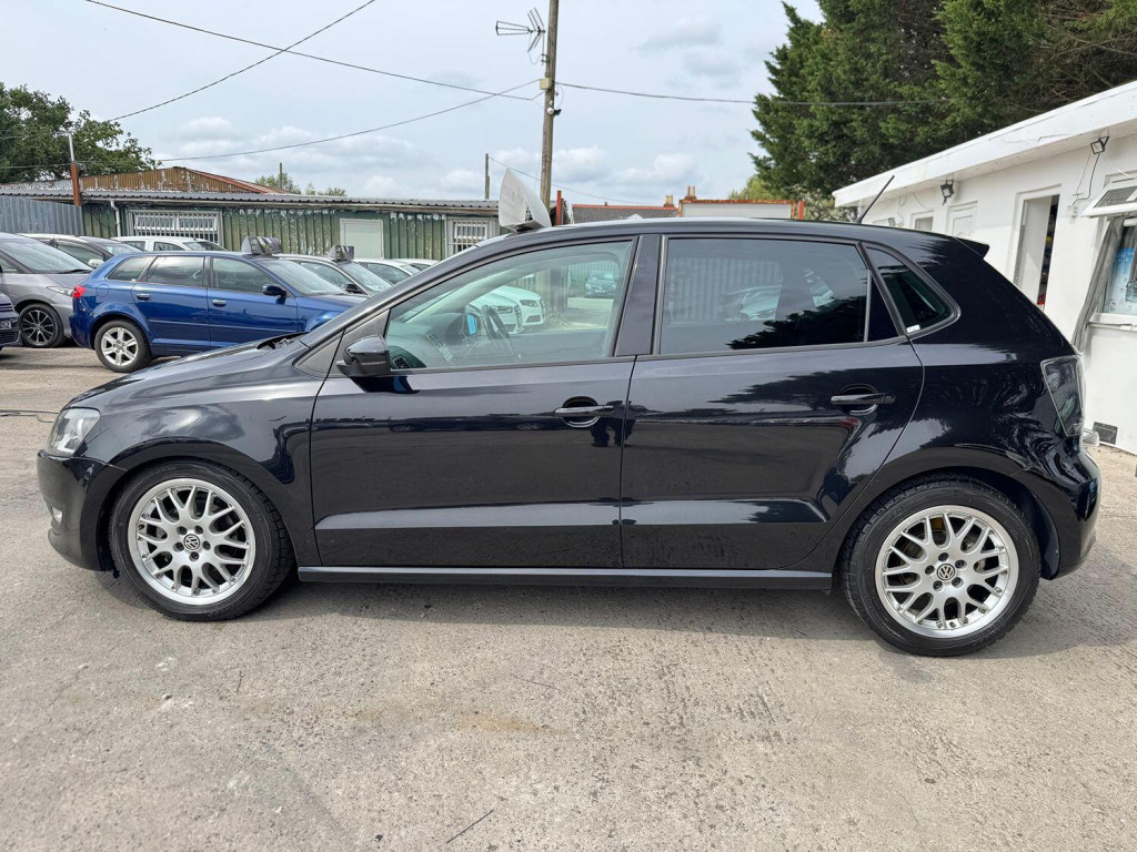 VOLKSWAGEN POLO