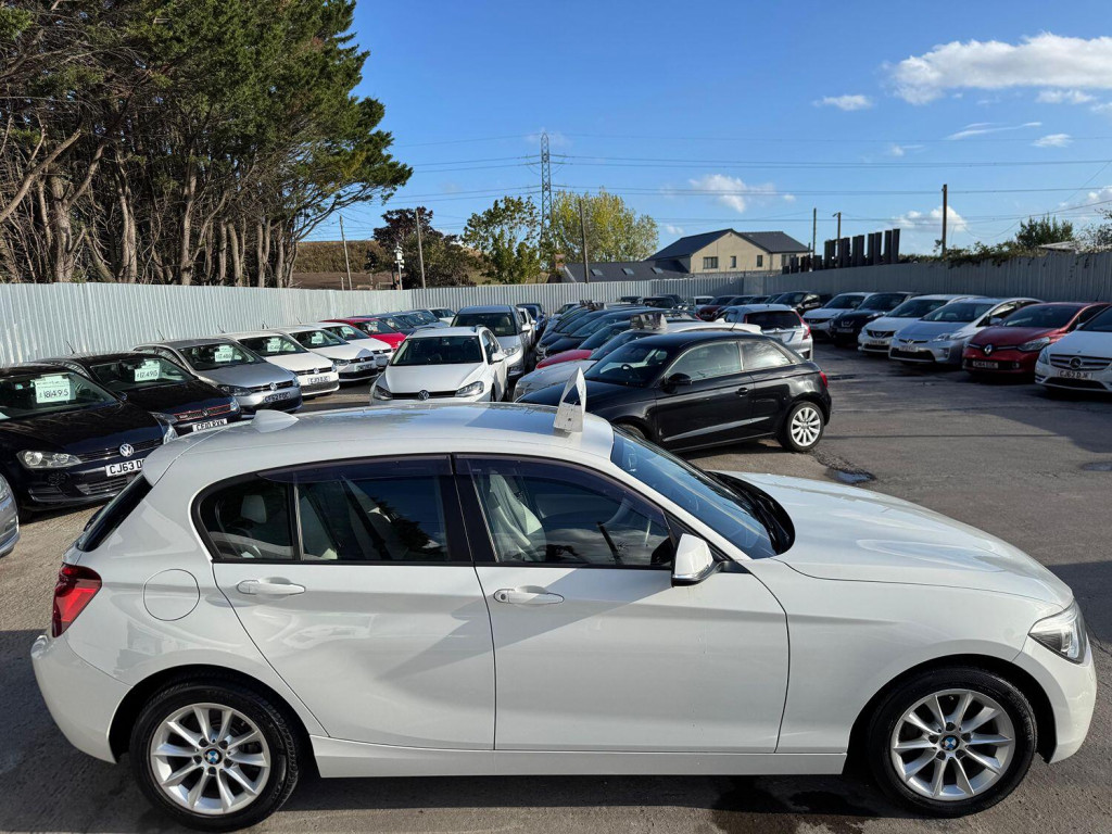 BMW 1 SERIES