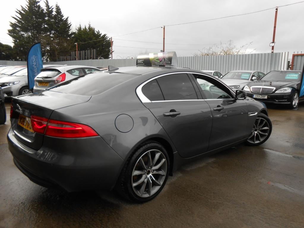 JAGUAR XE