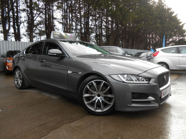 JAGUAR XE
