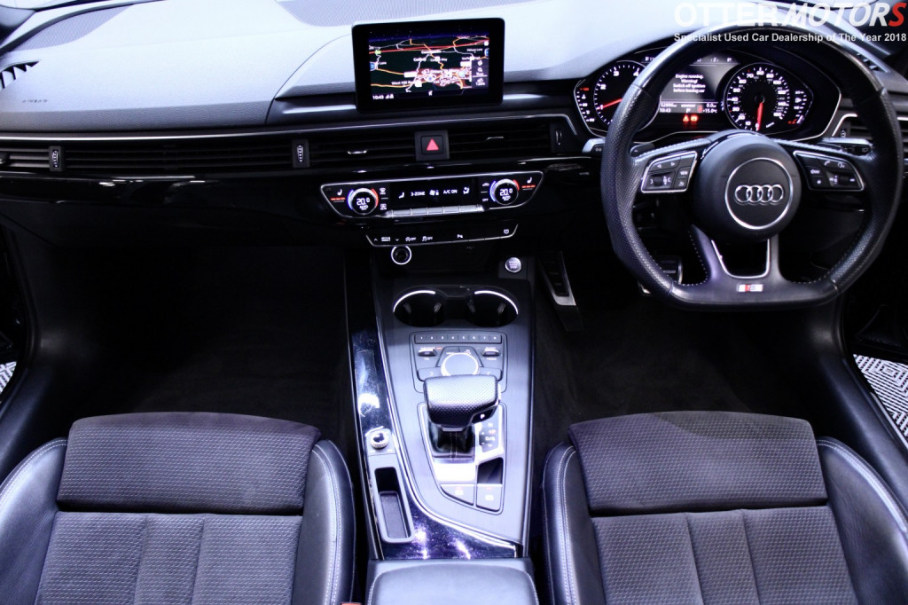 AUDI A4 AVANT