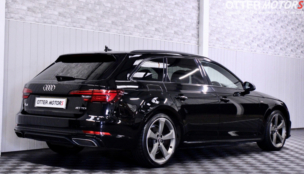 AUDI A4 AVANT