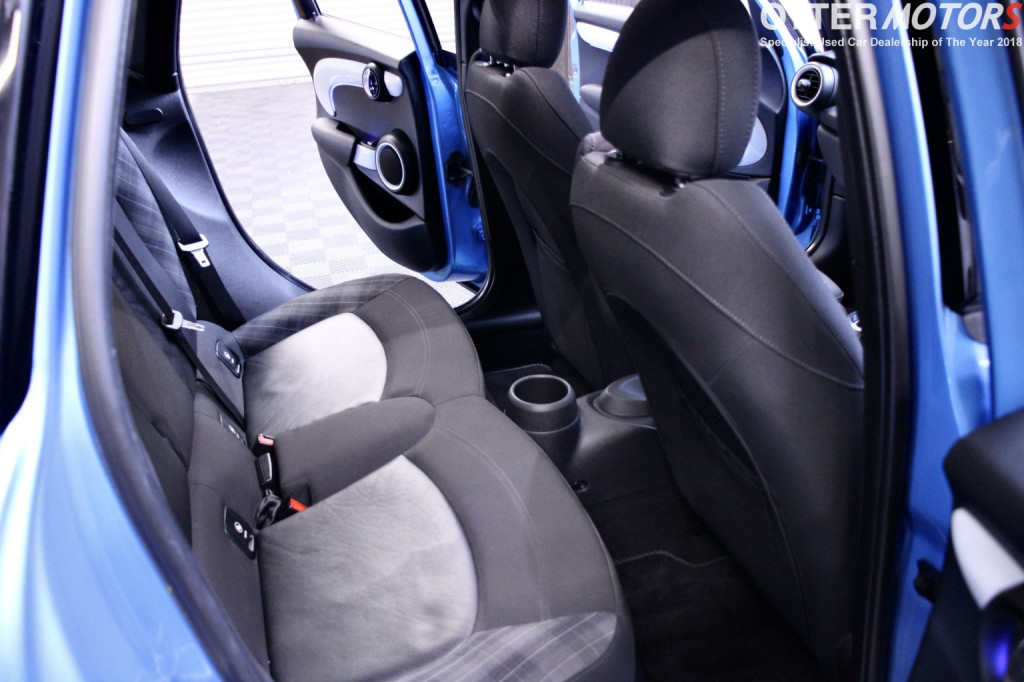 MINI HATCH