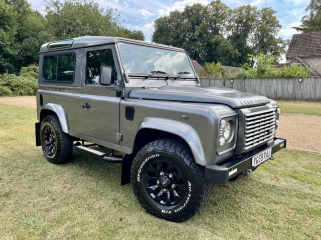 LAND ROVER DEFENDER 90