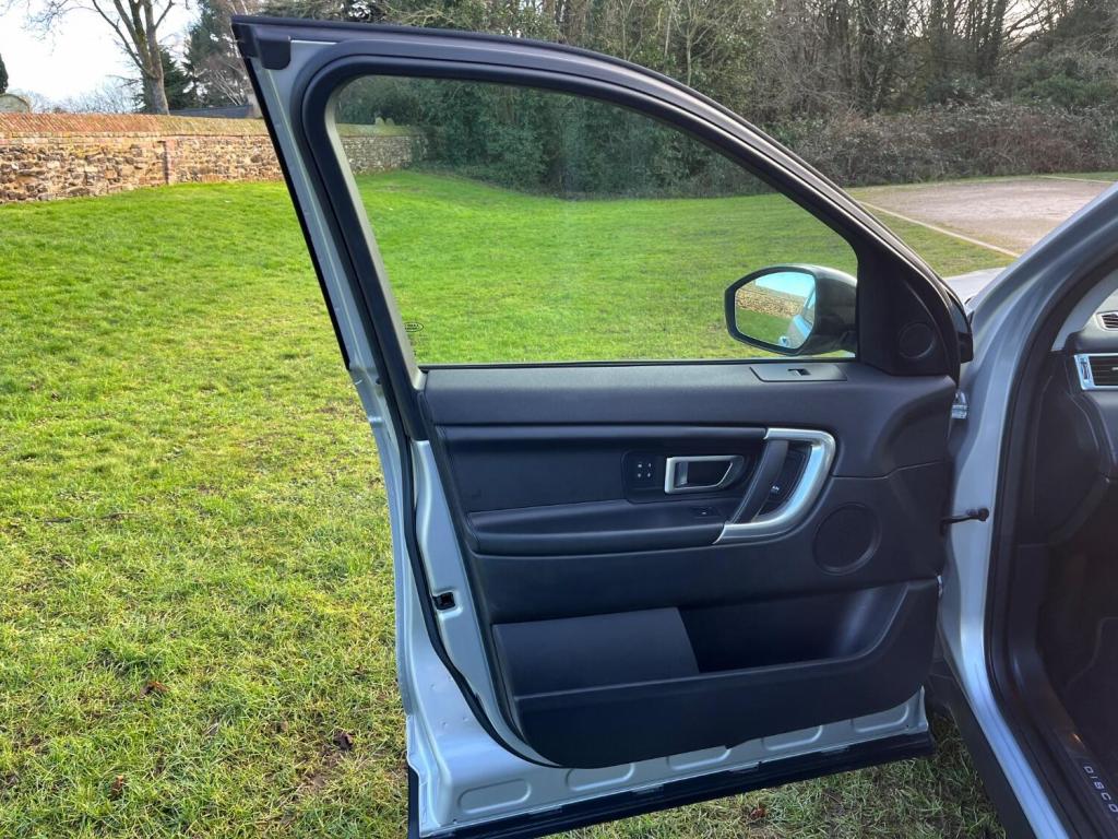 LAND ROVER DISCOVERY SPORT