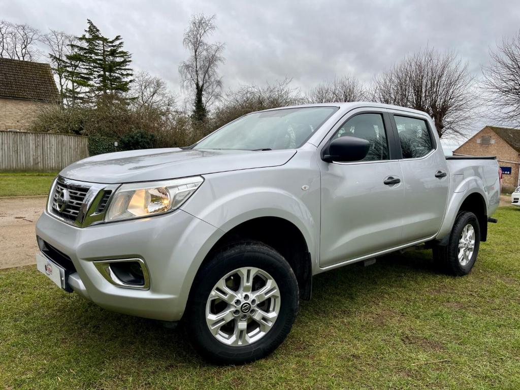 NISSAN NAVARA