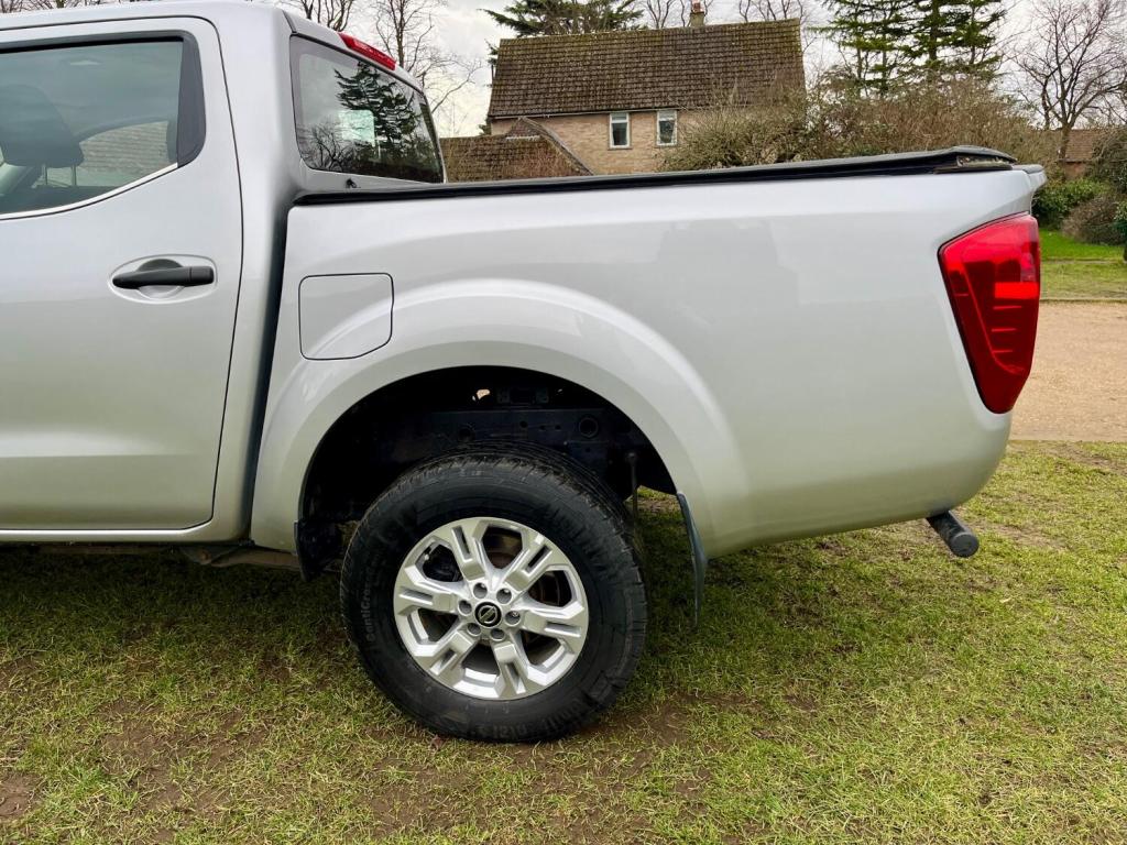 NISSAN NAVARA