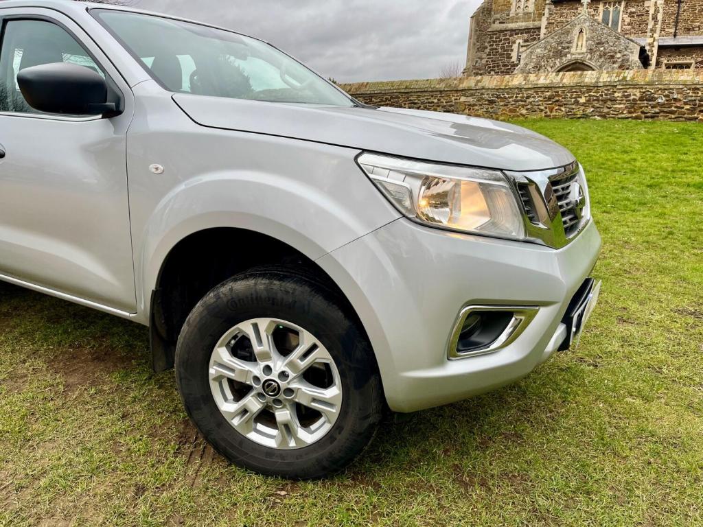 NISSAN NAVARA