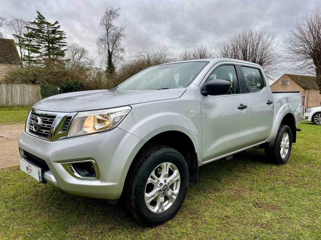 NISSAN NAVARA